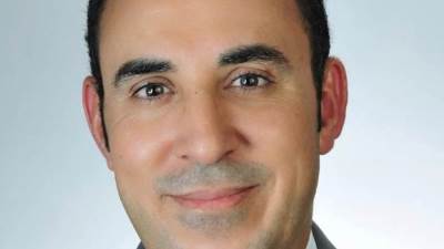 د. أحمد عبد الظاهر يثري المكتبة القانونية بمؤلف جديد حول قانون العقوبات الإماراتي بالإنجليزية
