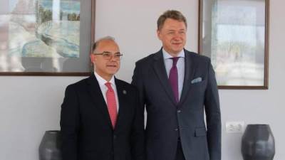 وزير الاستثمار يبحث مع مدير عام مركز تنمية الصادرات البيلاروسي تعزيز التكامل التجاري وتوسيع الشراكات الاستثمارية