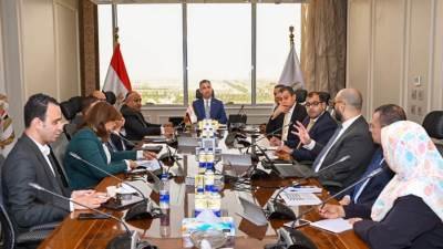 الدكتور شريف فاروق يعقد اجتماعًا دوريًا لمتابعة مستجدات منظومة كارت الخدمات الحكومية الموحد