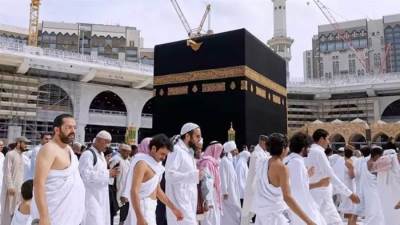 الترحيل ومنع دخول السعودية لـ 10 سنوات.. عقوبة المقيمين المخالفين لشروط الحج
