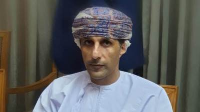 نصر العبري يطرح تساؤلات حول المكاسب السياسية والإعلامية لعُمان