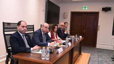 وزير الطيران المدني يشارك في اجتماعات لجنة السياحة والطيران بمجلس النواب