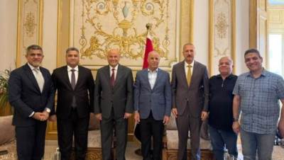 سفير العراق بالقاهرة يبحث تسهيل إصدار البطاقات الوطنية وجوازات السفر لأبناء الجالية