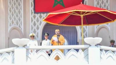 الملك محمد السادس يترأس بتطوان حفل أداء القسم للضباط المتخرجين الجدد ويطلق اسم "العيون" على أفواج الخريجين
