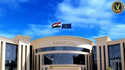 الداخلية تنفي إصدار قرار بإبعاد مواطنين مصريين خارج البلاد