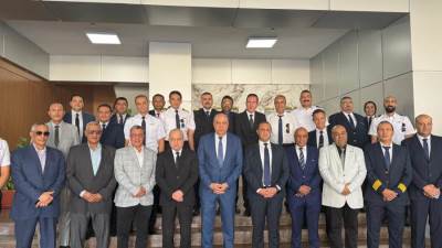 وزير الطيران المدني يتابع التشغيل التجريبي للأنظمة الرادارية الحديثة ببرج المراقبة الجوية بمطار القاهرة