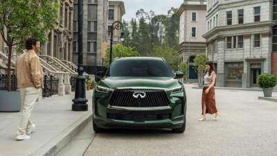 كيف توازن إنفينيتي QX60 بين الفخامة والأداء العملي؟  راحة فاخرة وتقنيات سهلة الاستخدام ومرونة يومية تجتمع كلها في سيارة SUV واحدة