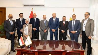 وزير الطيران المدني يلتقي المدير الإقليمي لمؤسسة التمويل الدولية