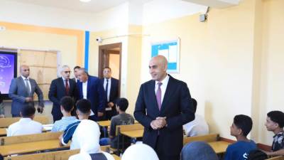وزير التعليم يتفقد عددا من مدارس محافظة الغربية ويتابع جاهزية المدارس وانتظام الطلاب وسير العملية التعليمية