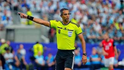 طاقم تحكيم مصري لمواجهة زيمبابوي والكونغو الديمقراطية في تصفيات كأس الأمم الأفريقية