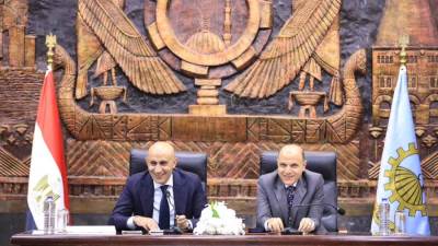 وزير التعليم ومحافظ الغربية يعقدان اجتماعًا مع مديري الإدارات التعليمية بالمحافظة لمتابعة انتظام الدراسة وتعزيز الانضباط داخل المدارس