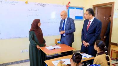 وزير التعليم ومحافظ البحر الأحمر يجريان جولة تفقدية بمدارس شلاتين وحلايب