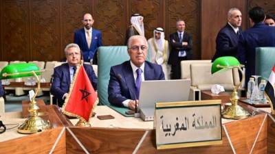 السفير المغربي محمد آيت وعلي يشارك في اجتماع طارئ بالجامعة العربية لبحث حماية الشعب الفلسطيني