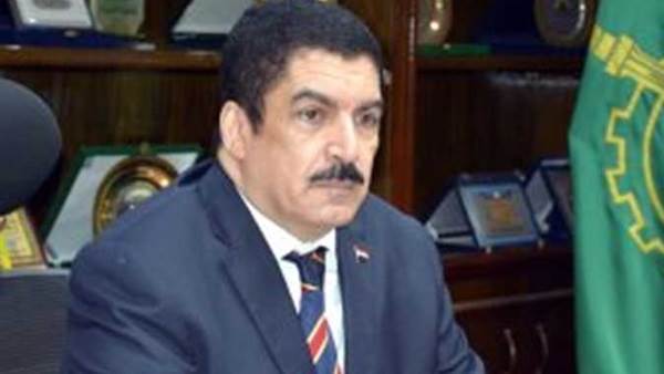 محررا السوق العربية يتحدثان مع المواطنين