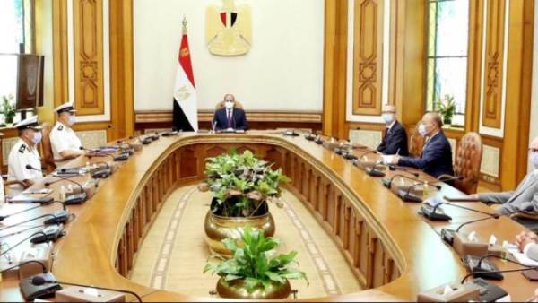 السيسي وقائد القوات البحرية